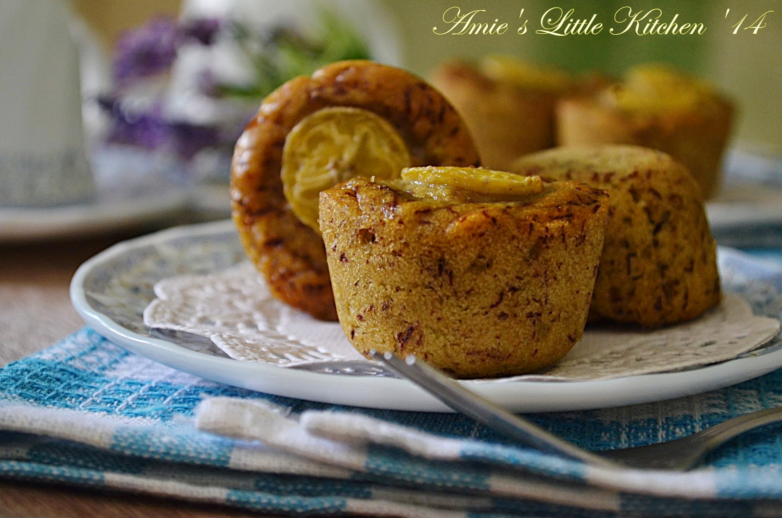 AMIE'S LITTLE KITCHEN: Sedapnya Apam Pisang Tanpa Telur!