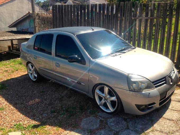 Clio Sedan Rebaixado rodas 17"