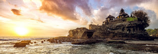 Paket Tour ke Pura Tanah Lot