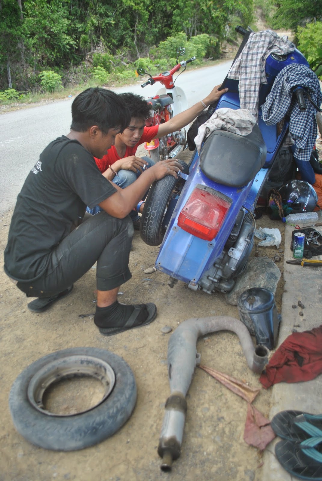 Kisah Perjalanan Dengan Motor Tua El Capitan Indonesia