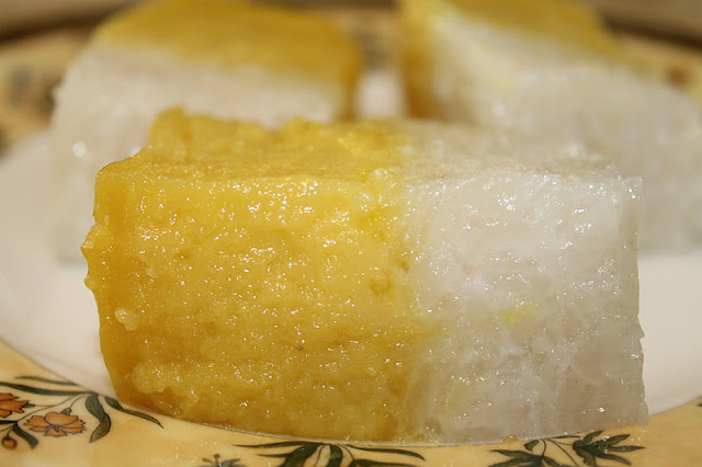 Kuih Seri Muka Durian - Azie Kitchen