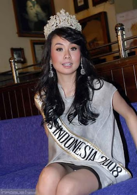 SEPUTAR CELANA DALAM ARTIS WANITA INDONESIA