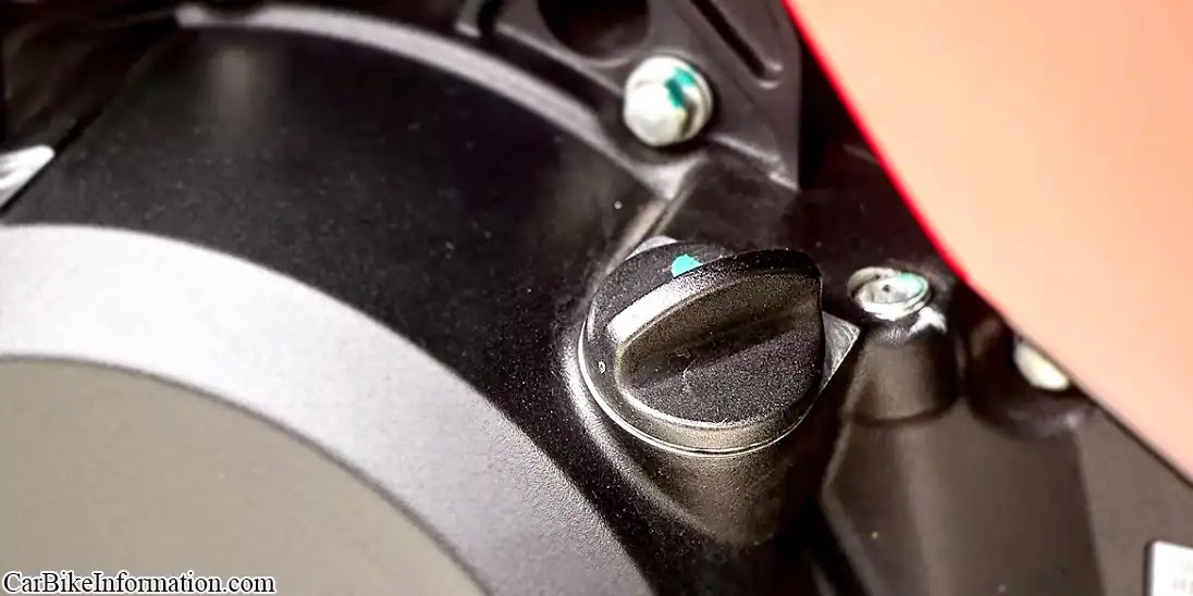Keeway K300 R Oil Cheker