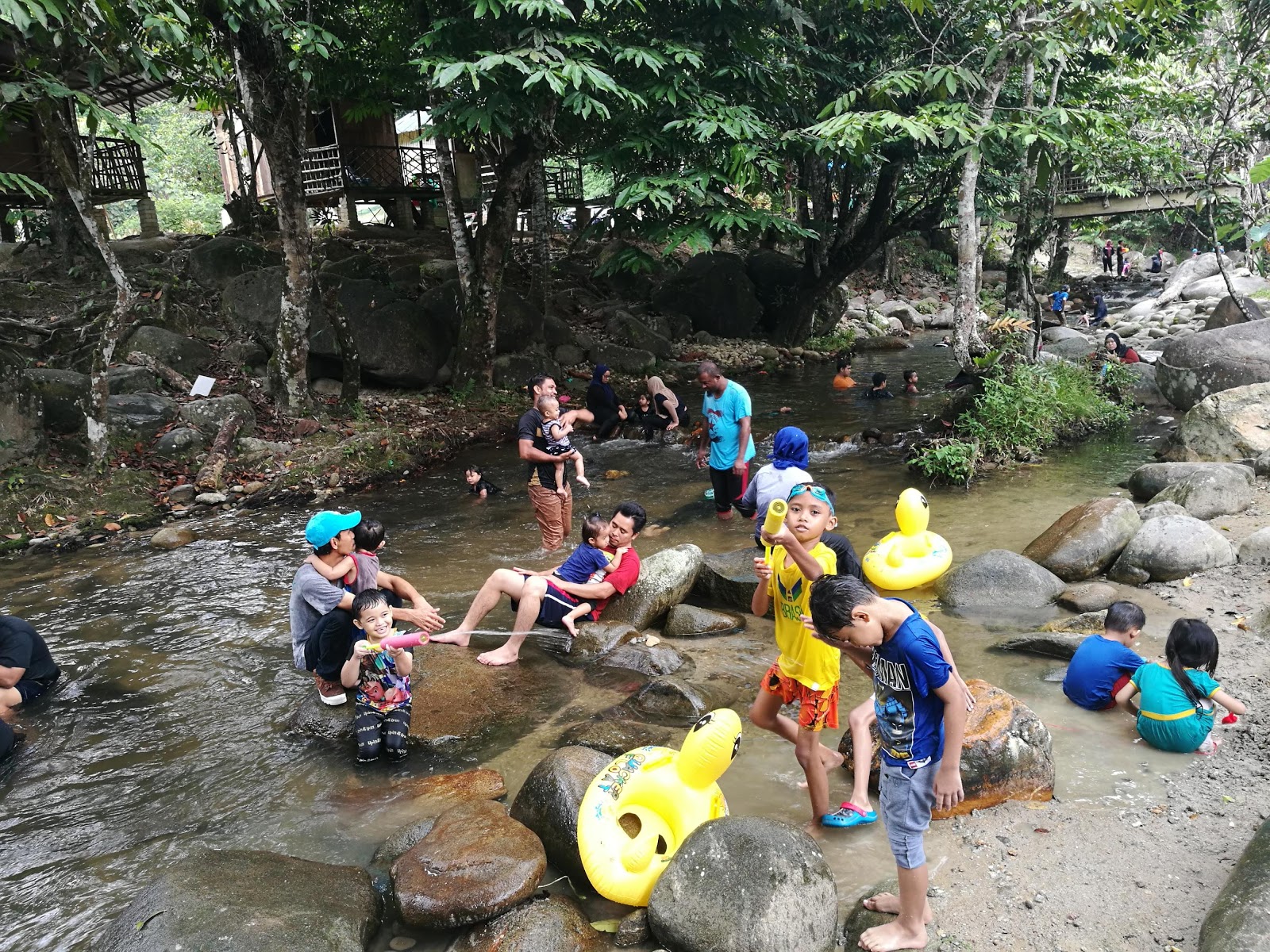 OutDoorFreak: Dollah Tengku's Clan at Sungai Congkak