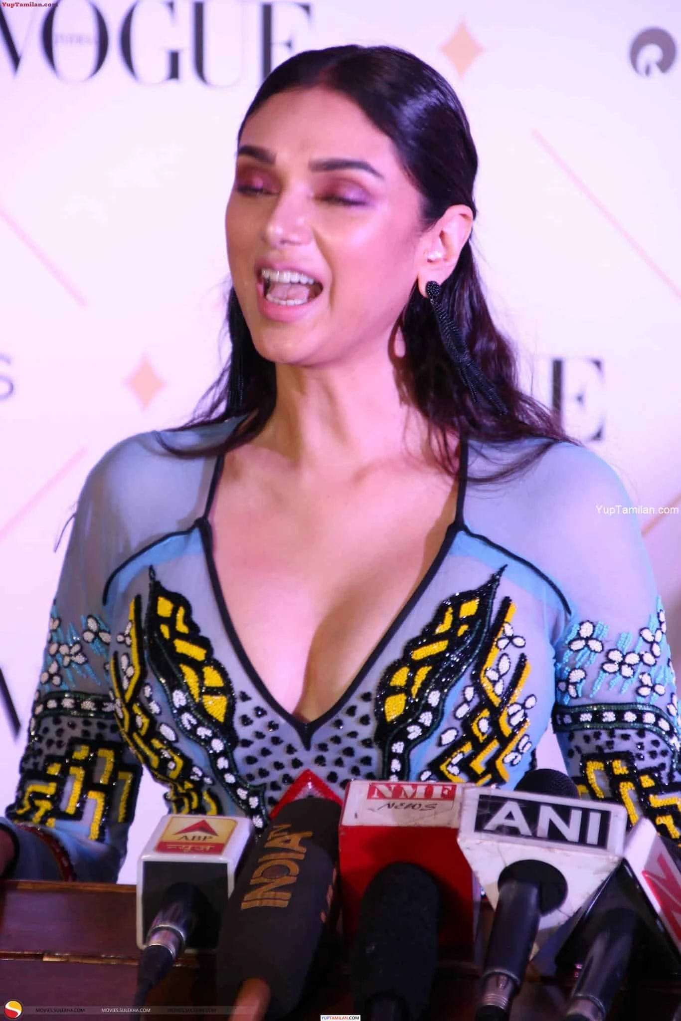 Aditi Rao Hydari Deep Cleavage Show