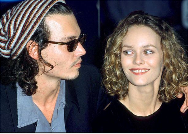 http://politiquepourquoipas.blogspot.fr/2015/06/johnny-depp-et-vanessa-paradis-retour.html