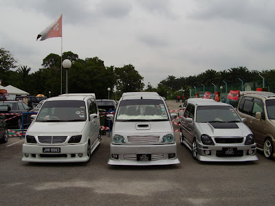 Group photo of modified Kenari and Kancil