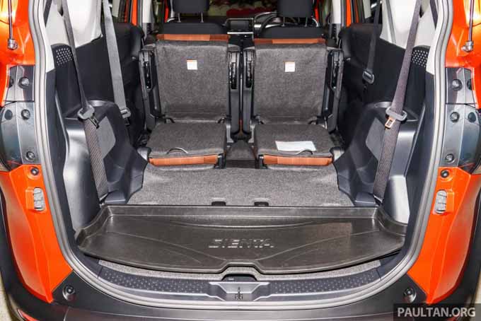Spesifikasi & 12 Gambar Ruang Dalam Toyota Sienta MPV 