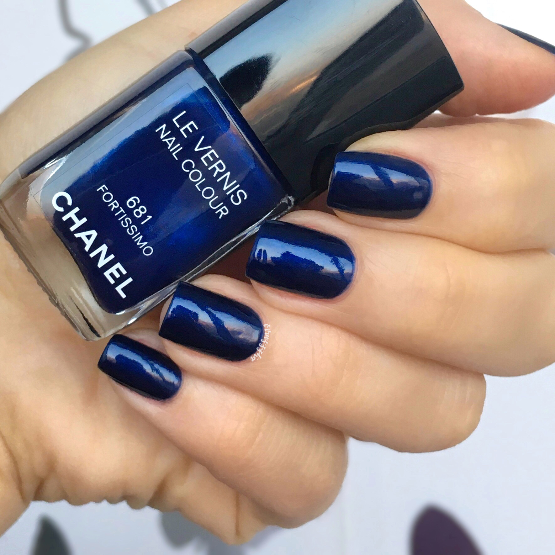 Chanel 681 Fortissimo Nail Swatch Autumn 2022 Blue Manicure Review