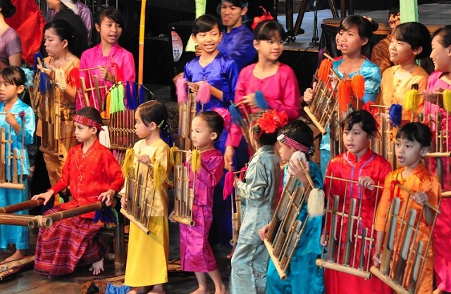 Jadwal pertunjukan di saung angklung udjo