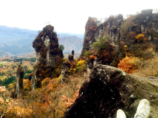 日暮の景。もっとも目立つ奇岩はあの第二石門