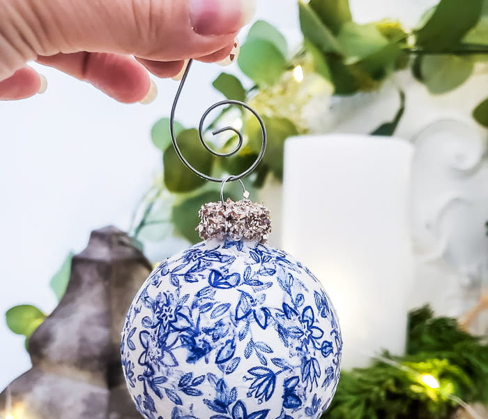 How to Recycle Old Ornaments with Napkins