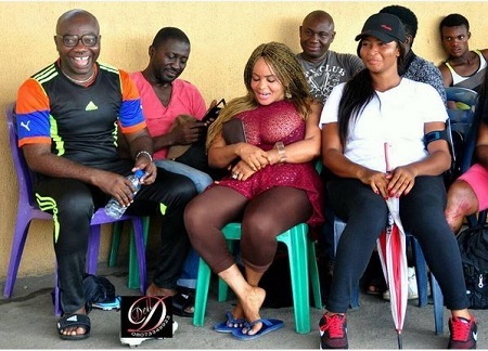 Omg! See What a Woman Did to Cossy Ojiakor's Gigantic Boobs in Public (Photos)