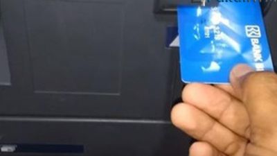 7 Posisi Kartu ATM yang Benar : BRI, BNI, BCA & Mandiri