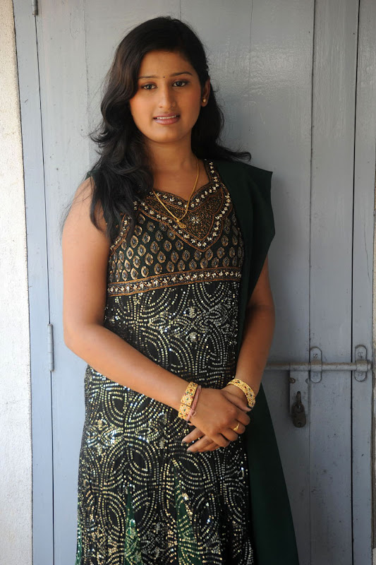 Actress Bharathi Stills Gallery hot images