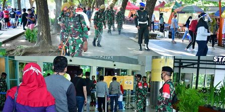 Inilah Aksi Pengetatan Disiplin Protokol Kesehatan, Prajurit Hasanuddin Sasar Sarana Umum, Pusat Perbelanjaan dan Pasar