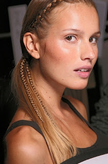 Trend Hairstyles 2011: Hair braids, Ponytails and Twist