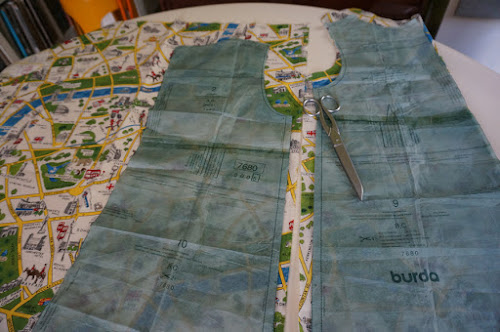 burda 7680 pattern london map fabric sleeveless dress aline sew