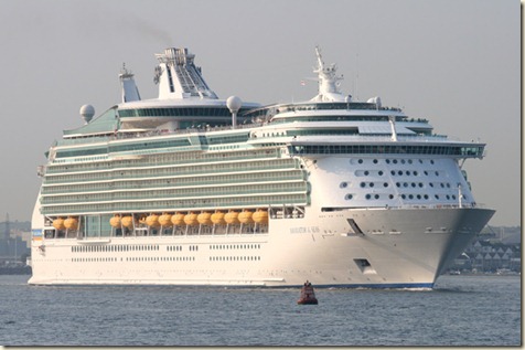 Navigator-of-the-Seas-28-Apr 2007