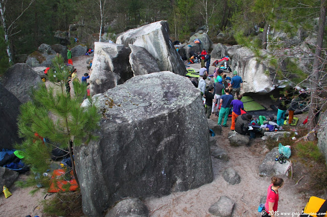 La foule à Pâques sur le site du 95.2, Forêt domaniale des Trois Pignons ouverte au public