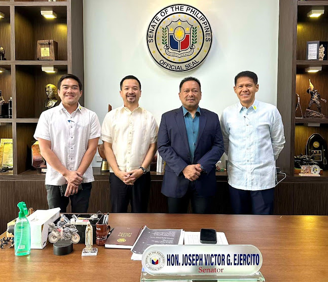 Deputy Majority Floor Leader Senator Joseph Victor ‘JV’ Ejercito (2nd from right) poses for a quick photo opportunity with Subic Bay Metropolitan Authority (SBMA) Jonathan D. Tan (2nd from left) after the senate budget hearing on Thursday. Also in photo are SBMA Chief of Staff and Deputy Administrator for Port Operations Atty. Martin Kristoffer Roman (left) and Senior Deputy Administrator for Support Services Atty. Ramon Agregado (right).