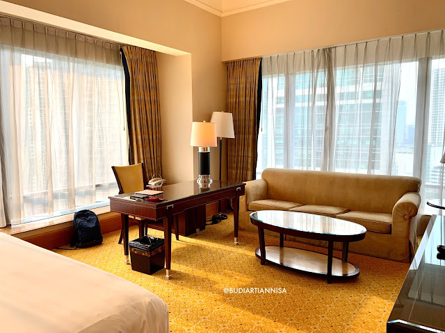 THE RITZ CARLTON MEGA KUNINGAN STAYCATION