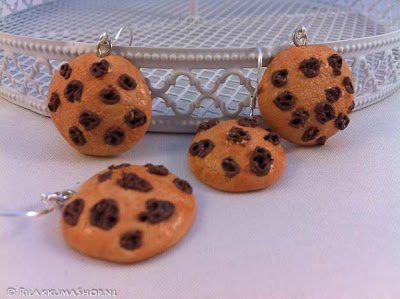 Kawaii cute Chocolate chip Cookie earring