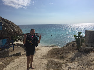 Playa Wachi, Snake bay, Curacao, sukeltaja, nainen, paratiisi