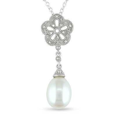 Cultured Freshwater Pearl Flower Pendant