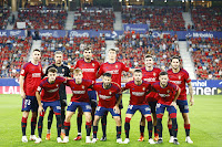 CLUB ATLÉTICO OSASUNA. Temporada 2023-24. Raúl García, Aitor Fernández, Alejandro Catena, Jorge Herrando, Jesús Areso, Juan Cruz. Aimar Oroz, Pablo Ibáñez, Rubén García, Iker Muñoz, José Arnáiz. CLUB ATLÉTICO OSASUNA 1 🆚 F. C. BARCELONA 2 Domingo 03/09/2023, 21:00 horas. Campeonato de Liga de 1ª División, LaLiga EA Sports, jornada 4. Pamplona, Navarra, Estadio El Sadar: 21.966 espectadores. GOLES: ⚽0-1: 45+1’, Jules Koundé. ⚽1-1: 76’, Chimy Ávila. ⚽1-2: 85’, Robert Lewandowski, de penalti.