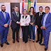  Presidente Roberto Cidade recebe relatório anual de atividades do TCE-AM das mãos da conselheira-presidente Yara Lins