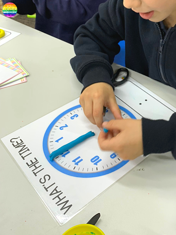 LEARNING TO TELL TIME TO THE QUARTER HOUR - teaching ideas and printable resources to help you teach the how to tell time  to the quarter hour.