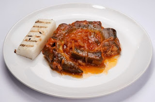 Anguilla in umido con polenta bianca