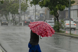 Inmet alerta para chuvas intensas e rajadas de ventos em 144 cidades do Ceará