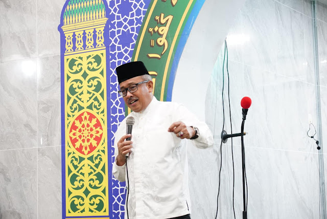 Safari Ramadan di Masjid Al Fajar Kampung Pelita, Jefridin Apresiasi Kontribusi Masyarakat Terhadap Pembangunan Batam