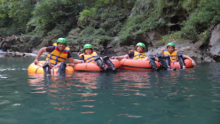 serunya river tubing green canyon