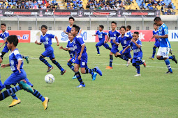 Empat Pemain Liga 1 Indonesia vs 90 Anak Diklat Persib