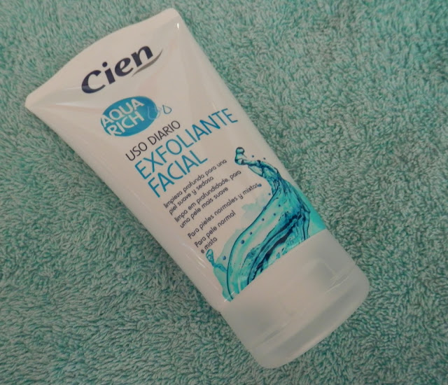 Exfoliante facial de uso diario Cien Aqua Rich