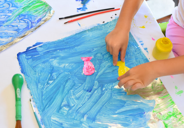 Ocean Foil Painting- make a beautiful sparkling ocean scene with this summer process art.  Fun project for preschool, kindergarten, or elementary.