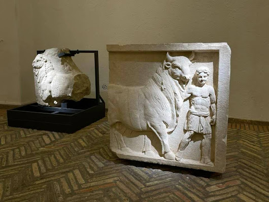 Frammento angolare con scena sacrificio toro. Archeologia Mentana