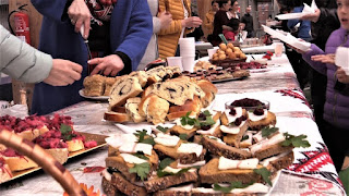 Varias familias del colegio elaboraron platos deliciosos para la Fiesta de la Diversidad Cultural. 