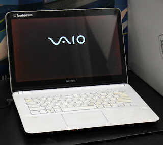 Laptop Sony Vaio SVF142C29W Core i3 TouchScreen