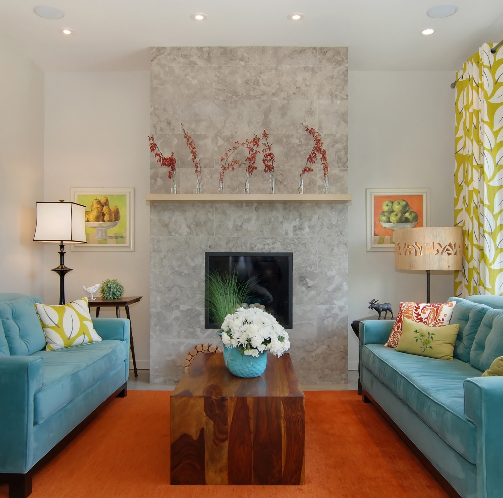 Contemporary living room with eclectic decor and colour – Central  title=