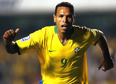 Luis Fabiano World Cup 2010 Football Wallpaper