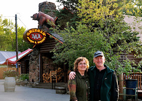 victoria and mike at grizzly bar