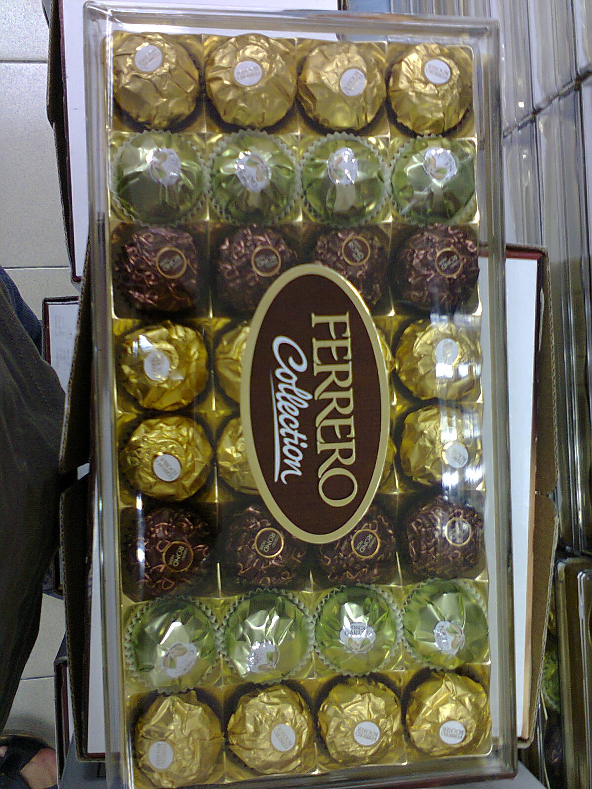 zainiey s coklat  FERRERO ROCHER