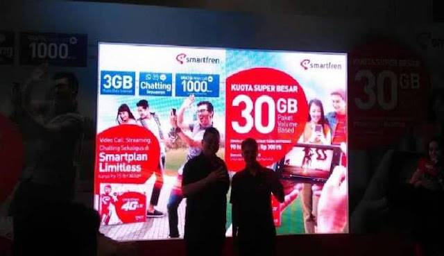 Terbaru: Smartfren Klaim Kini Punya Layanan Paket Kuota 30 GB HorasSumutNews.com - Berita Terkini Guna terus memikat pelanggannya dalam menggunakan layanan data pada jaringan 4G Long Term Evolution (LTE), Smartfren menghadirkan paket internet terbaru, yakni Smartfplan Limitless with Unlimited Social Chat dan Paket Kuota Super Besar. Kehadiran kedua paket tersebut juga untuk 'menambal' paket True Unlimited yang habis masa promonya pada April ini.  Daya pikat yang ditunjukkan Smartfren melalui dua paket anyarnya, yakni bisa digunakan pada perangkat Andromax dan Open Market Handset, seperti Lenovo, Samsung, dan Hisense. Advertorial, Berita Teknologi, 