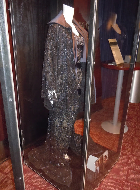 Marion Cotillard's Inception movie costume