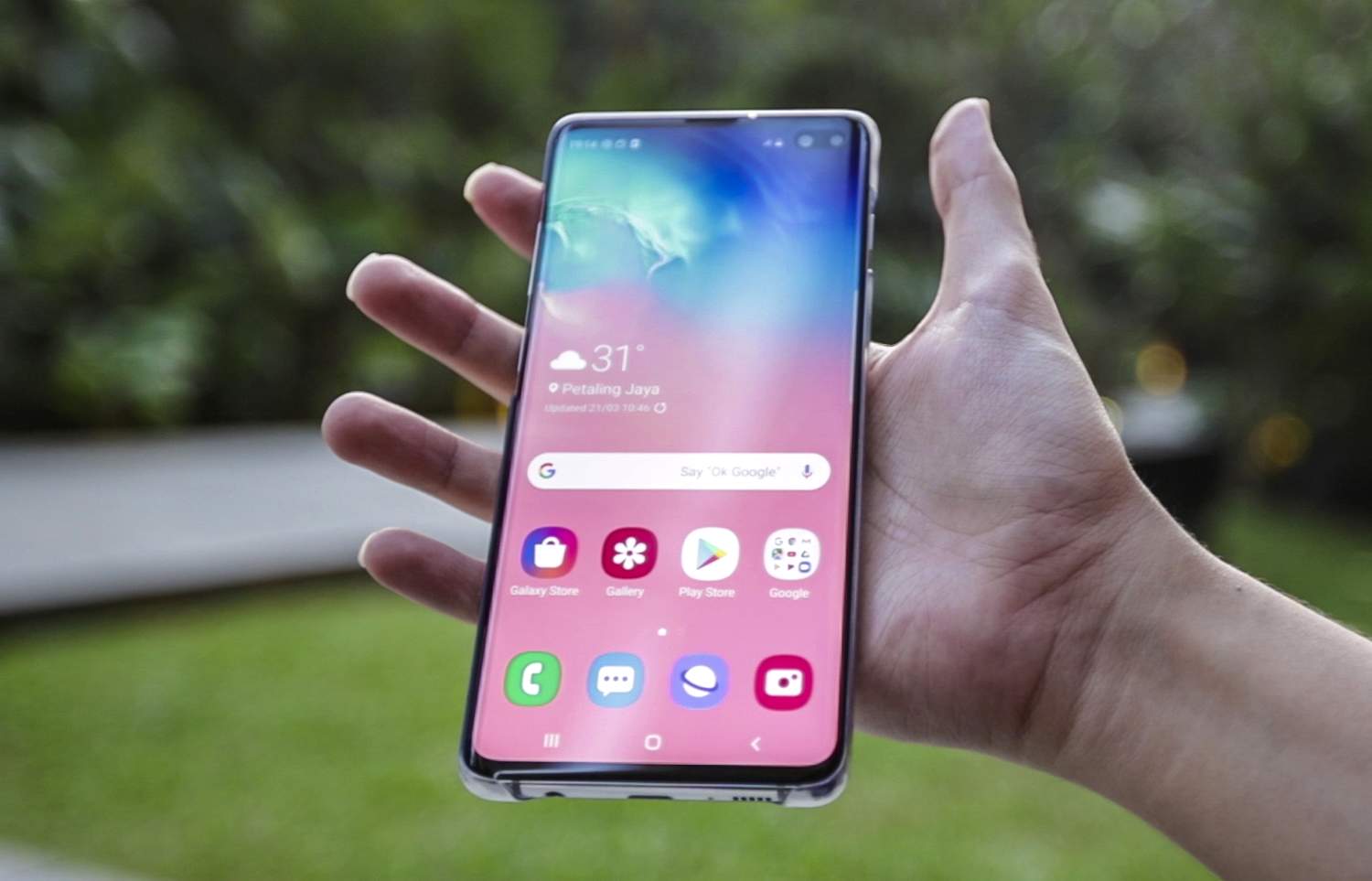 Samsung Galaxy S10 Plus (stuff.tv)