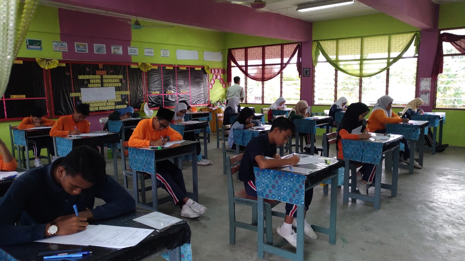 Peperiksaan Percubaan SPM 2022 SMK TELOK KERANG